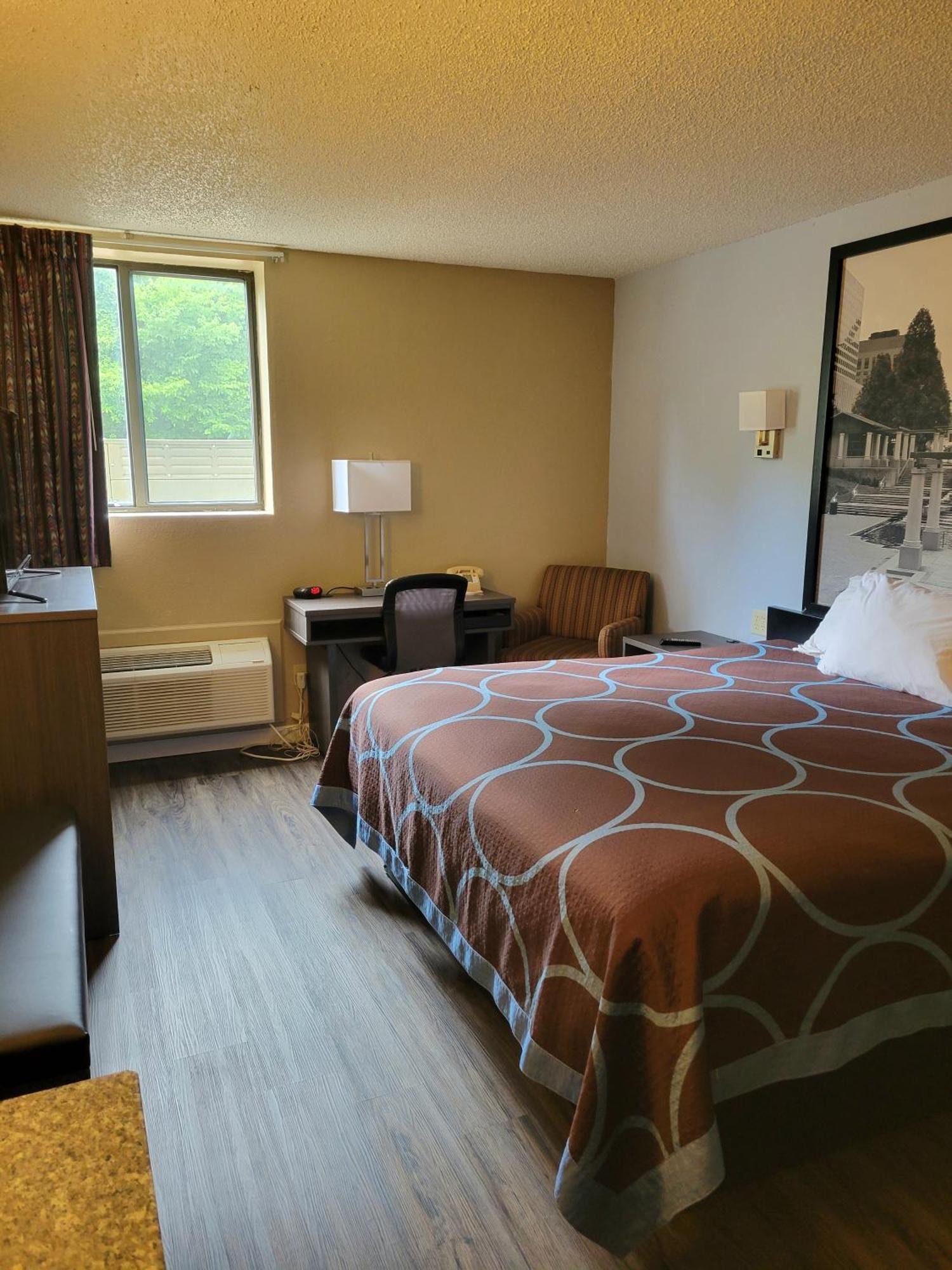 ซูเปอร์ 8 บาย วินด์แฮม ซัลลิแวน Hotel Sullivan ภายนอก รูปภาพ